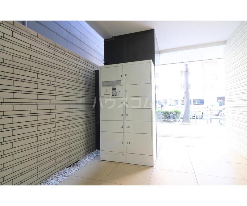 25/30 エントランス