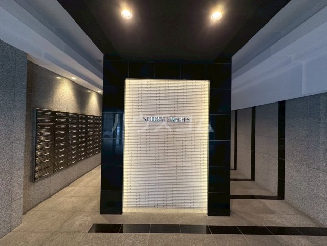 20/30 エントランス