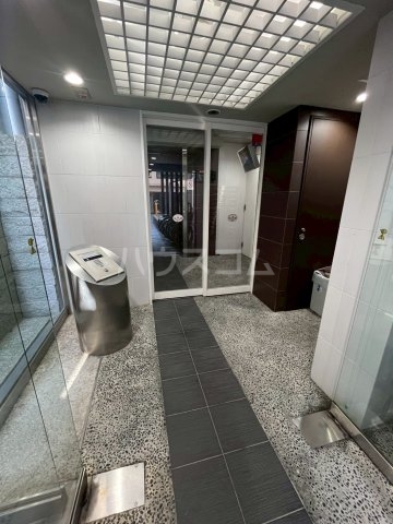 22/30 エントランス