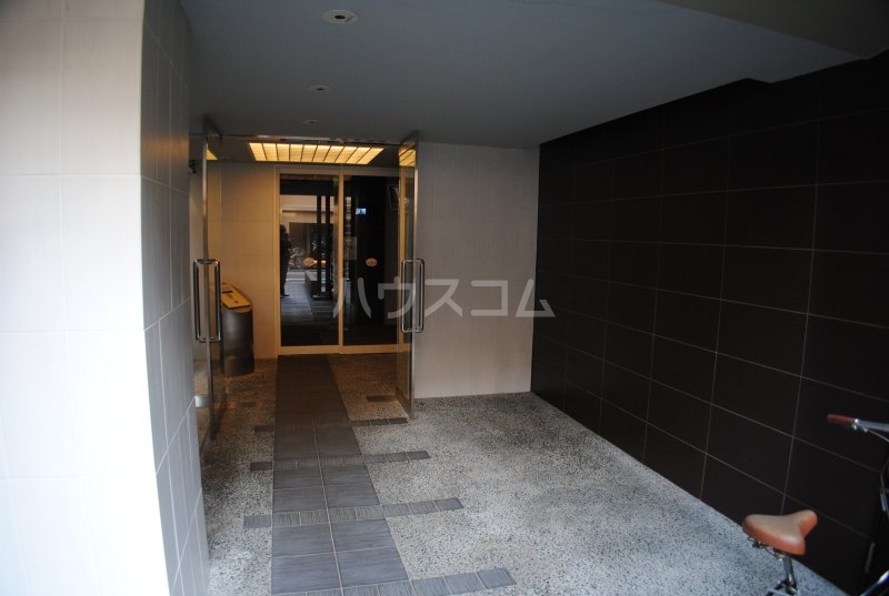 22/30 エントランス