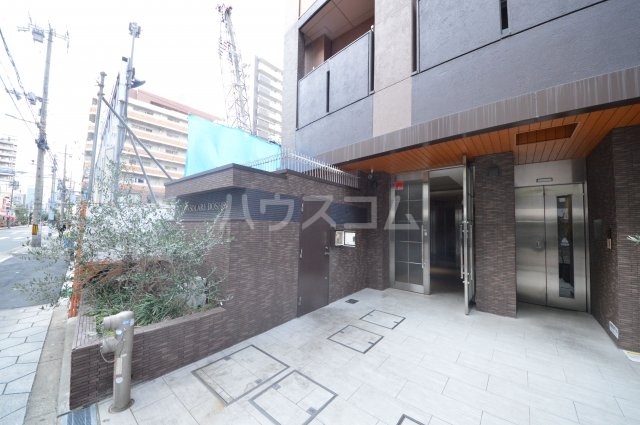 16/25 エントランス