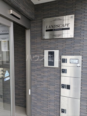 19/25 エントランス