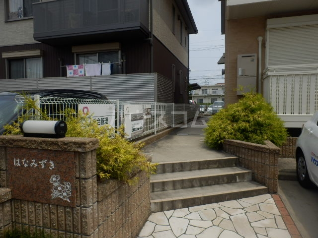 21/25 エントランス