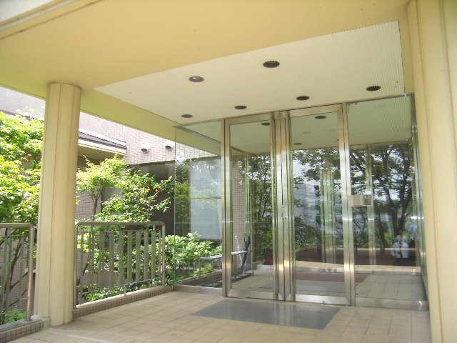 21/30 エントランス