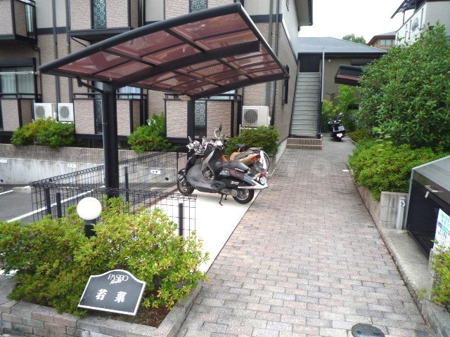 18/24 エントランス