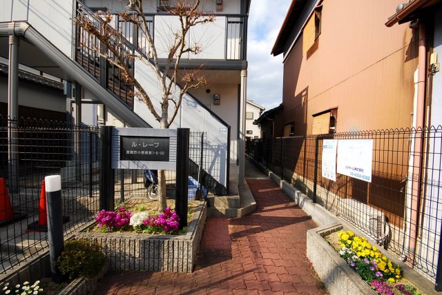 17/23 エントランス