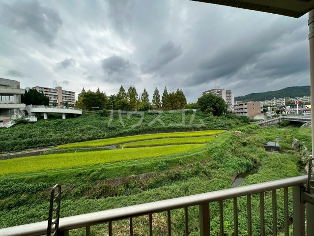 18/28 バルコニー