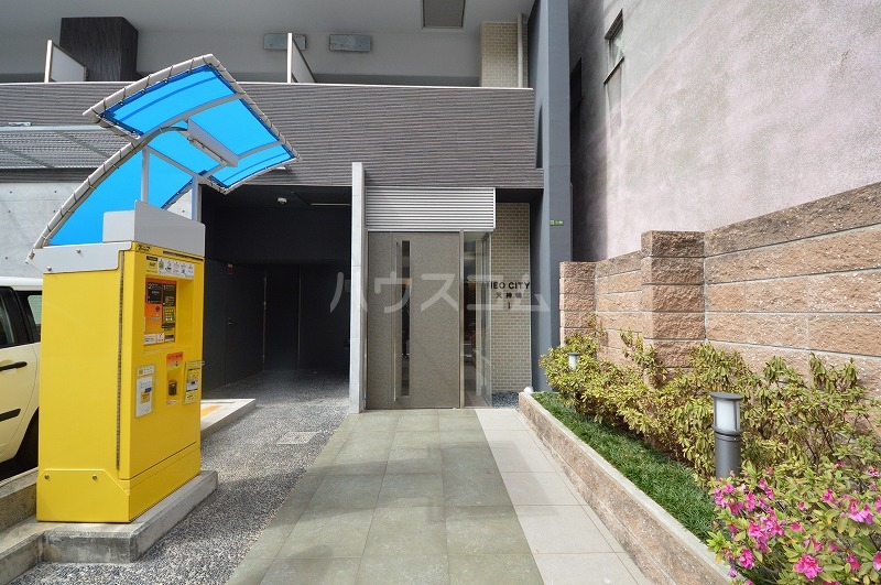 23/30 エントランス