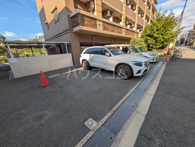 28/30 駐車場