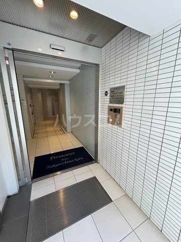 25/30 エントランス