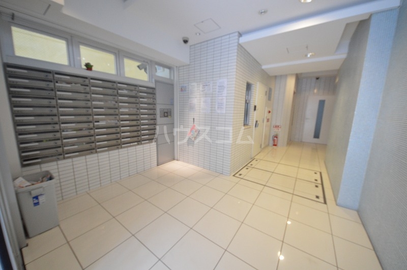 25/30 エントランス