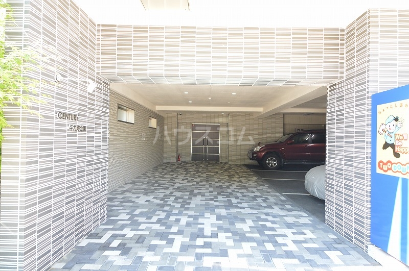 28/30 エントランス