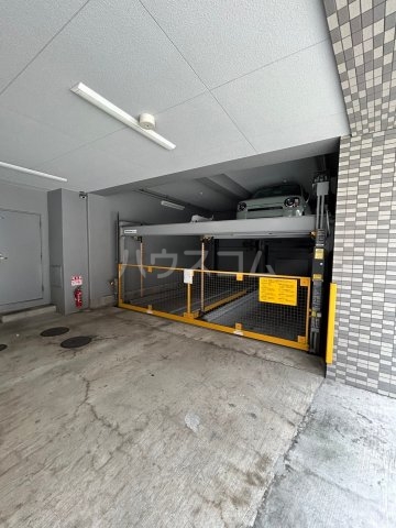 23/30 駐車場