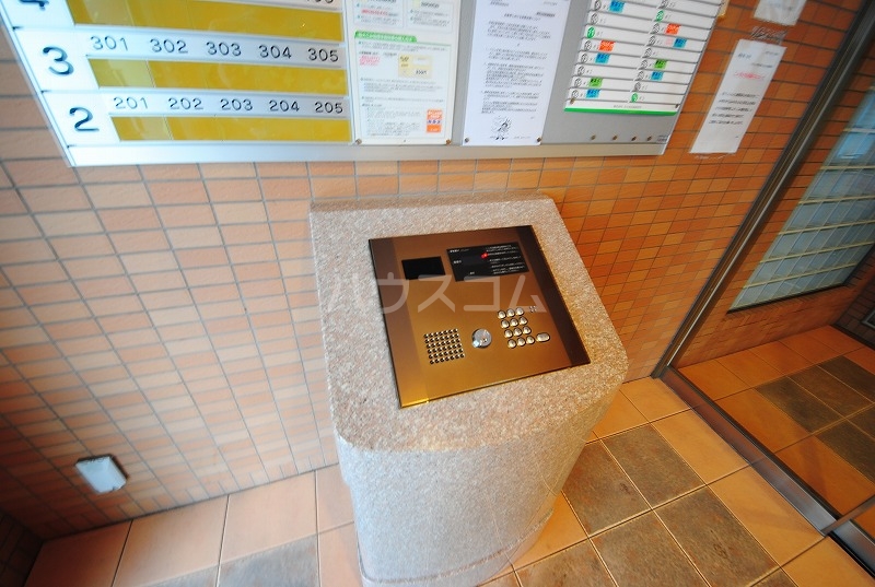 16/26 エントランス