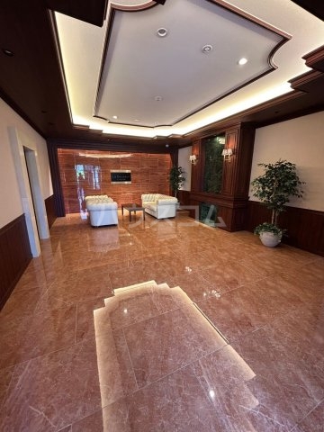 25/30 エントランス