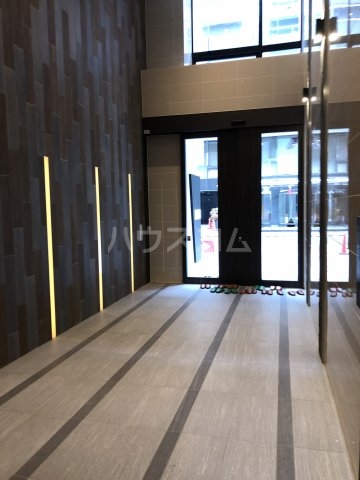 23/30 エントランス