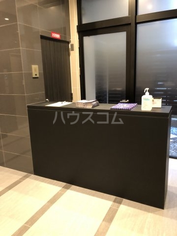 24/30 エントランス
