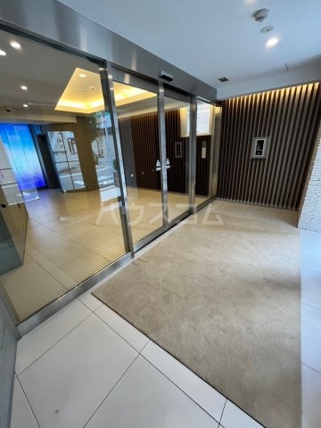 25/30 エントランス