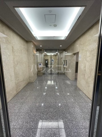 22/30 エントランス