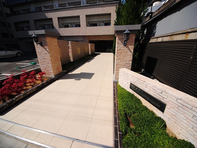 17/27 エントランス