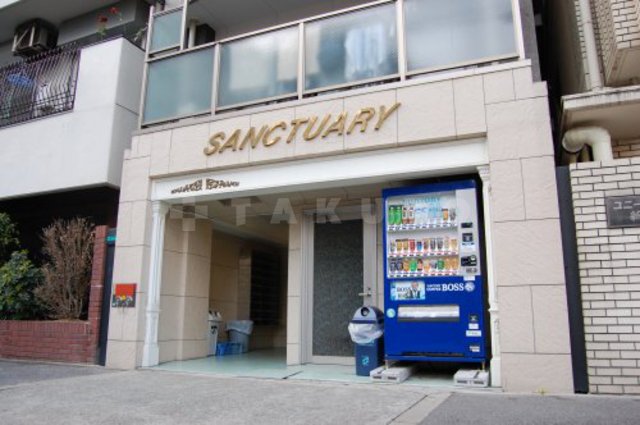 15/23 エントランス