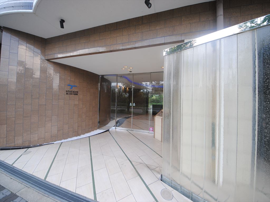 21/30 エントランス