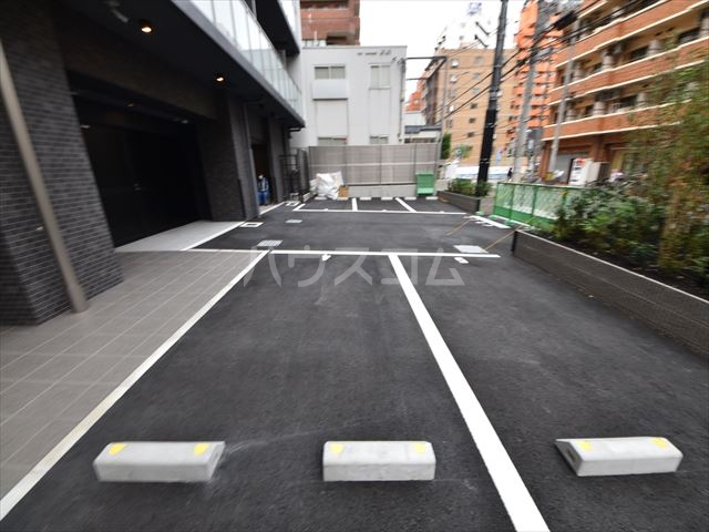 28/30 駐車場