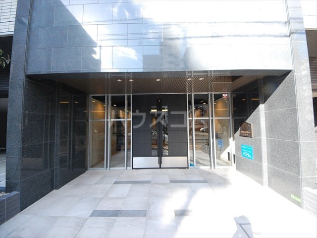 23/30 エントランス