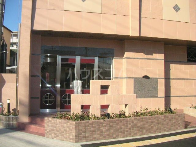 21/30 エントランス