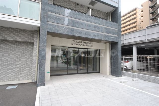 17/27 エントランス