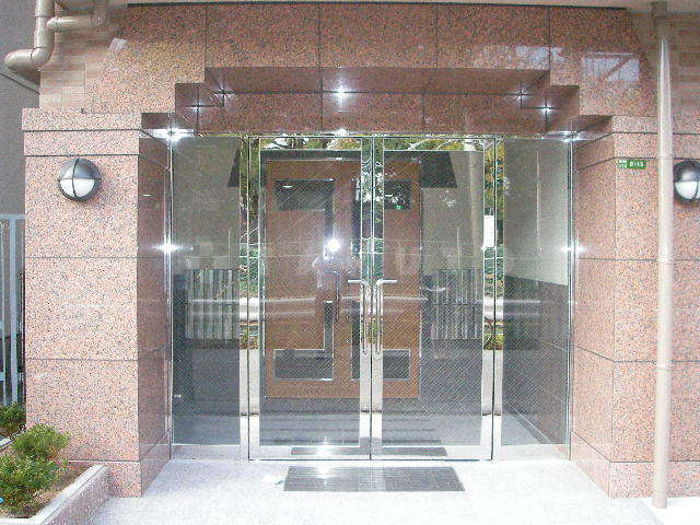 20/30 エントランス