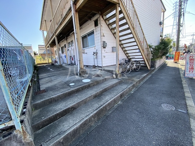 22/30 エントランス