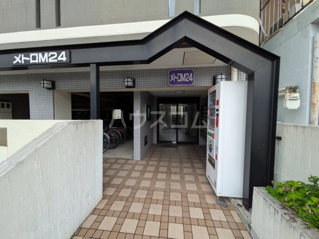 23/30 エントランス