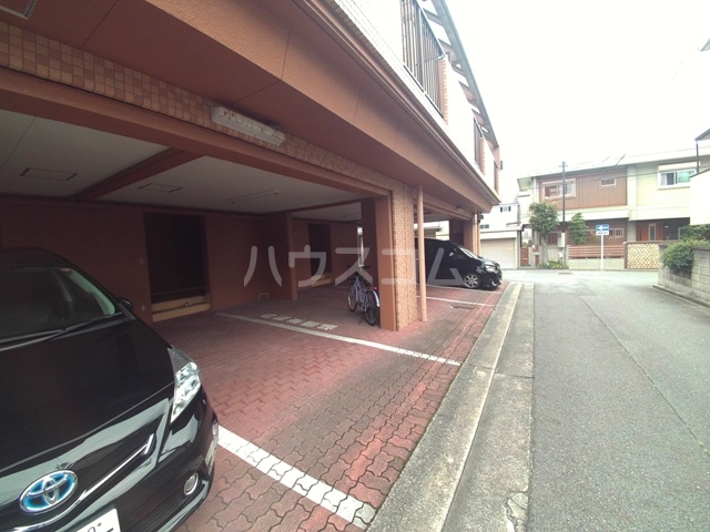 22/30 駐車場