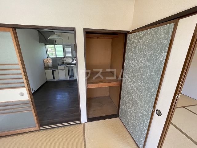13/30 収納
