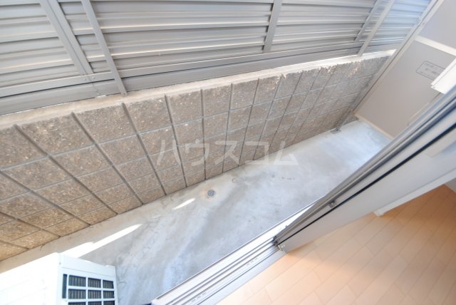 18/28 バルコニー