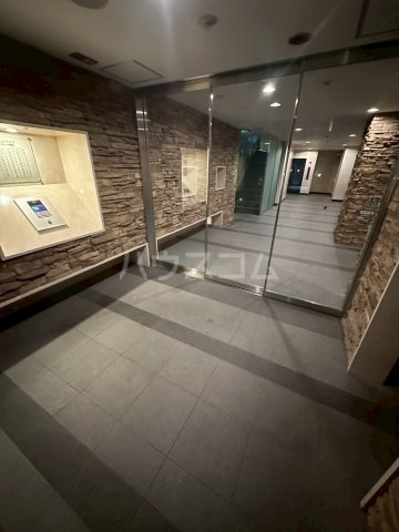 22/30 エントランス