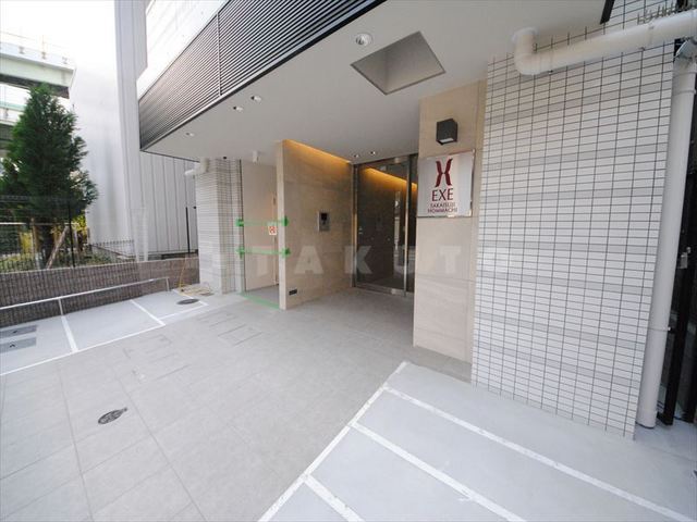 25/30 エントランス