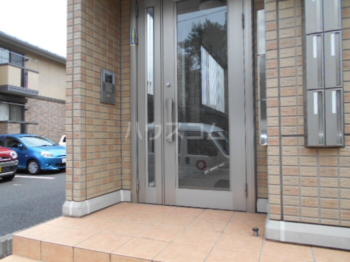 18/26 エントランス