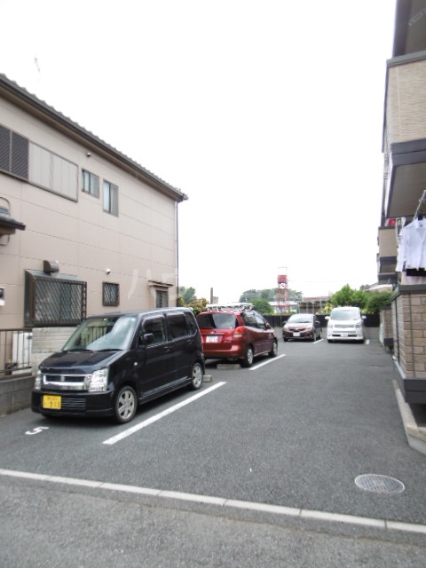 13/23 駐車場