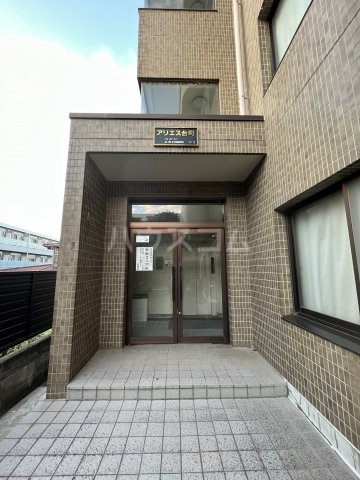 21/30 エントランス