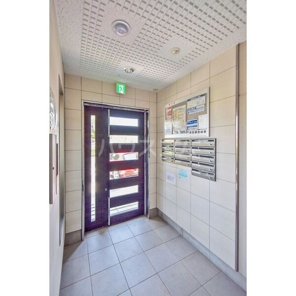 16/26 エントランス