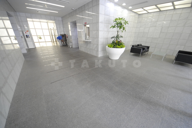 14/23 エントランス