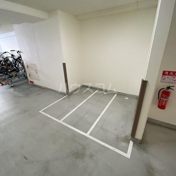 18/25 駐車場