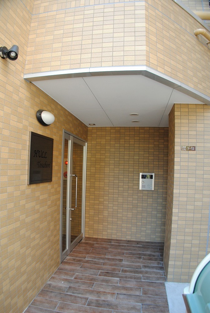 14/20 エントランス