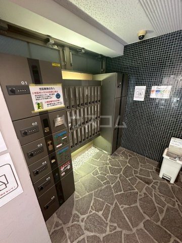 18/28 エントランス