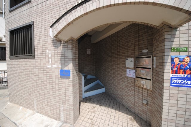 24/28 エントランス