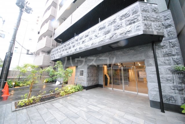 20/30 エントランス