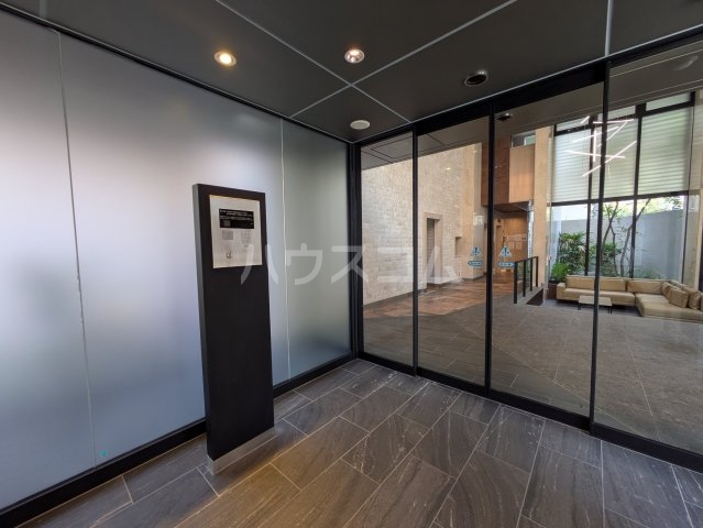 20/29 エントランス