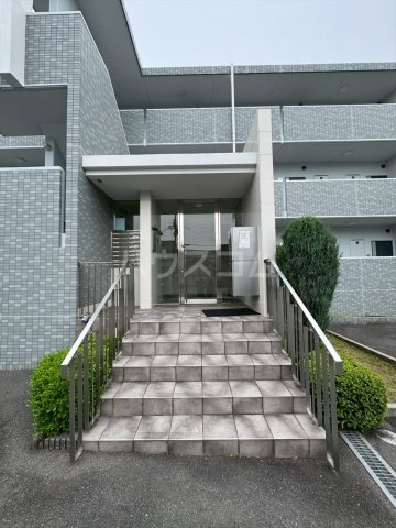 2/3 エントランス